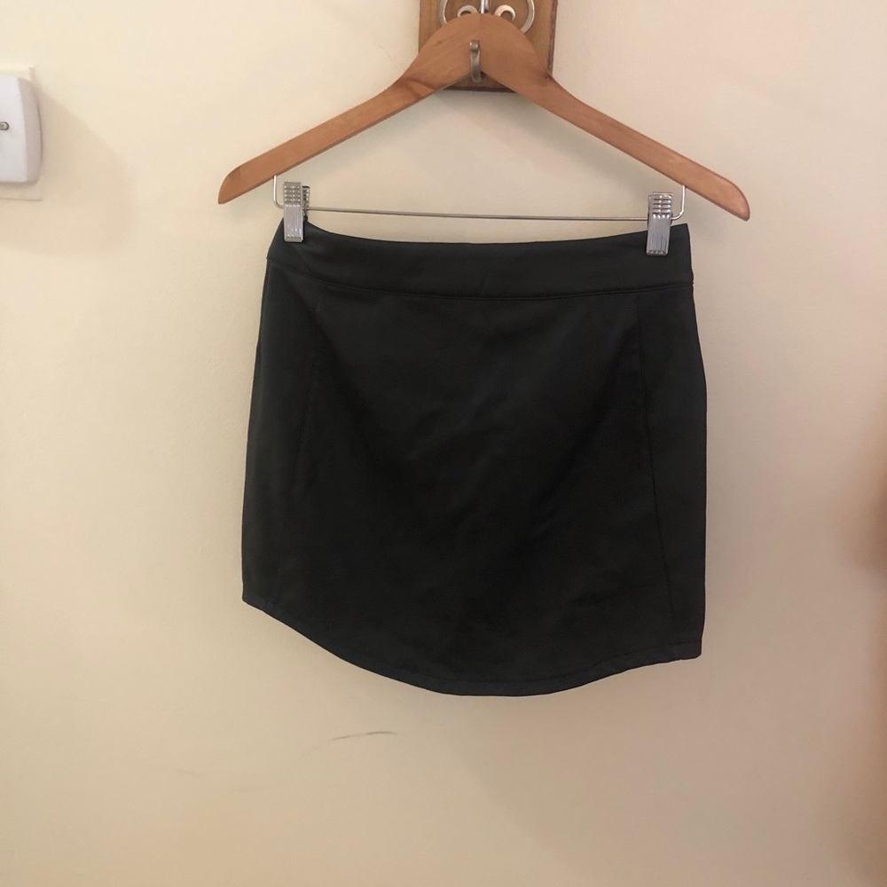 Black faux leather skirt NWT🥳